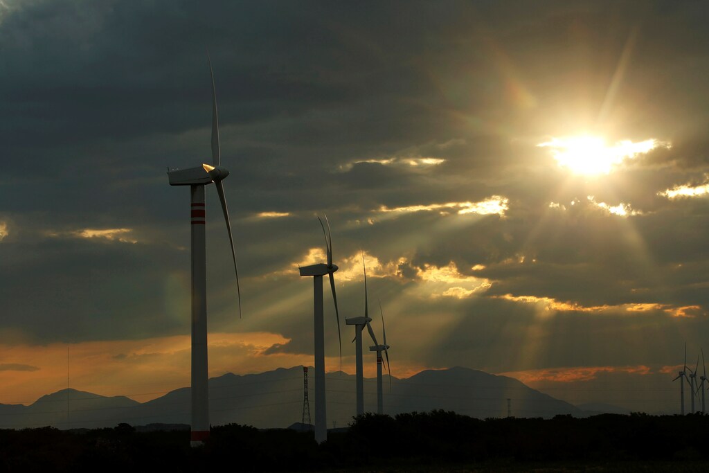A general view shows wind farms in Union Hidalgo, in the Mexican state of Oaxaca, Mexico September 18, 2018. Picture taken September 18, 2018. REUTERS/Jorge Luis Plata - RC1DF3262D30