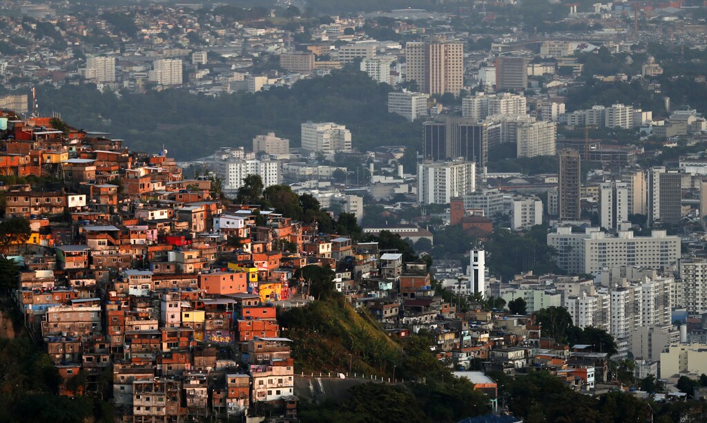 A view of the Turano slum in Rio de Janeiro March 11, 2014. Rio de Janeiro is one of the host cities for the 2014 soccer World Cup in Brazil. REUTERS/Sergio Moraes (BRAZIL - Tags: SPORT SOCCER WORLD CUP TPX IMAGES OF THE DAY) - RTR3GM15