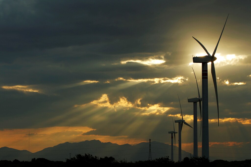 A general view shows wind farms in Union Hidalgo, in the Mexican state of Oaxaca, Mexico September 18, 2018. Picture taken September 18, 2018. REUTERS/Jorge Luis Plata - RC17E8ECA0F0