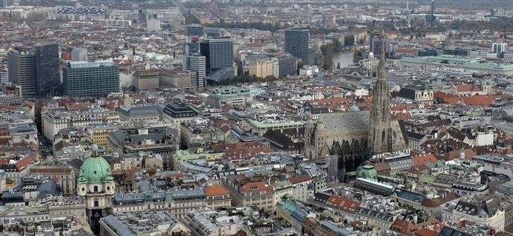 St. Stephens cathedral (C) is pictured from the highest bungee jump crane in the world in Vienna October 24, 2013. A member of the Austrian special forces will attempt a world record bungee jump from this 192-metre crane on Friday. REUTERS/Leonhard Foeger (AUSTRIA - Tags: CITYSCAPE)