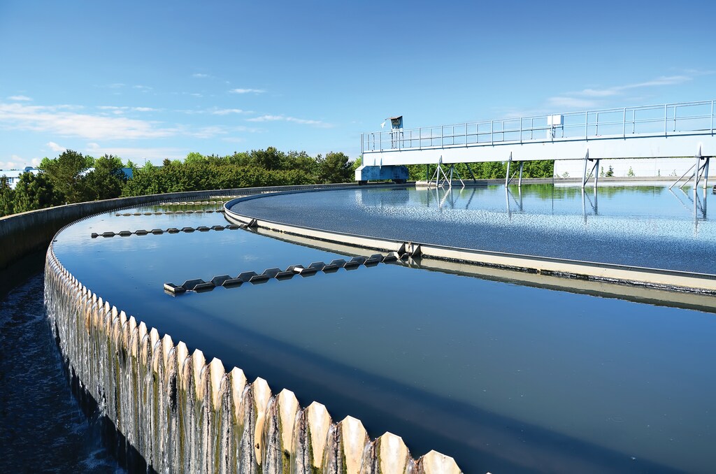 Water reservoir system: Enhancing water efficiency and recycling is essential for sustainable water management.