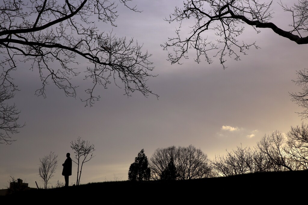 A secret service agent stands watch ahead of campaign rally for U.S. Democratic presidential candidate Bernie Sanders at Saint Mary's Park in Bronx, New York March 31, 2016. REUTERS/Lucas Jackson TPX IMAGES OF THE DAY - GF10000367659