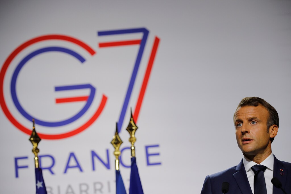 French President Emmanuel Macron attends a joint press conference with U.S. President Donald Trump (not seen) at the end of the G7 summit in Biarritz, France, August 26, 2019. REUTERS/Philippe Wojazer - RC1E32D3DEC0