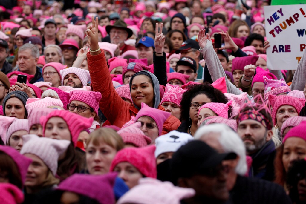 People gather for the Women's March in Washington U.S., January 21, 2017. REUTERS/Shannon Stapleton TPX IMAGES OF THE DAY - RC1F6CDD8B00