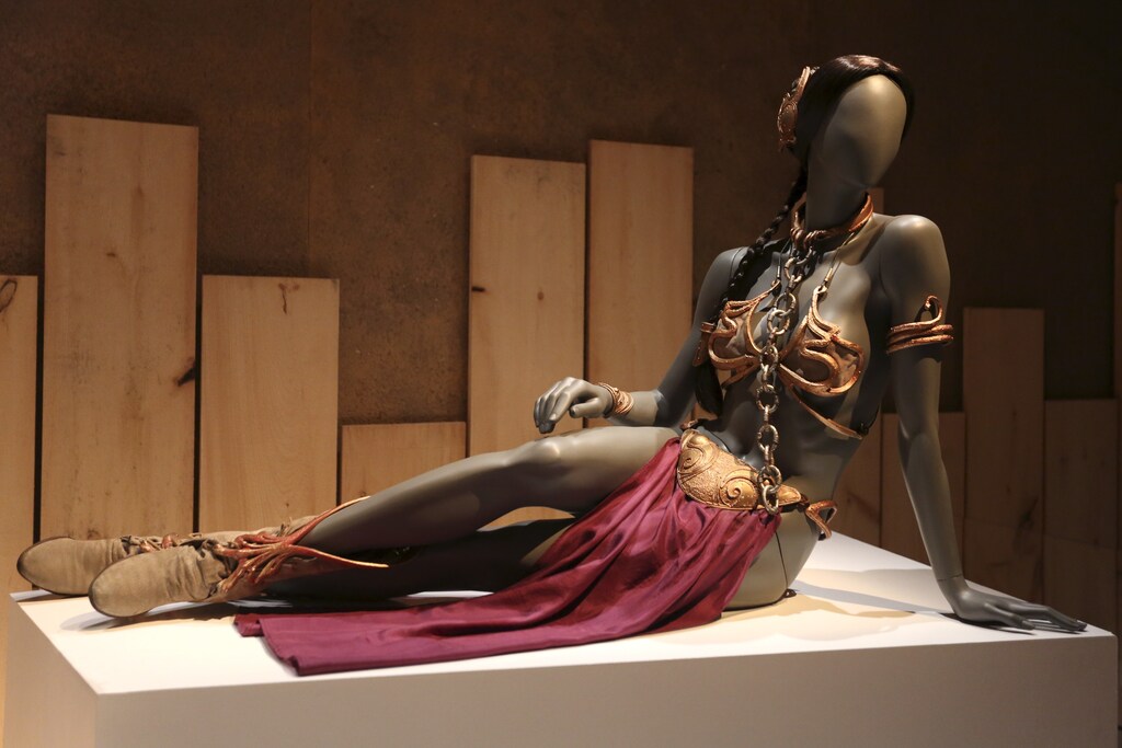 The Princess Leia bikini costume used in Star Wars movies is pictured at the Discovery Store Times Square in the Manhattan borough of New York November 11, 2015. REUTERS/Carlo Allegri - GF20000055794