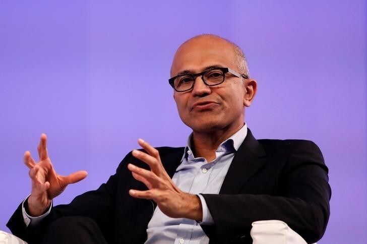 Microsoft Chief Executive Officer Satya Nadella speaks with Anil Kumble, former Indian cricketer, about his latest book "Hit Refresh" during an event in New Delhi, India, November 7, 2017. REUTERS/Saumya Khandelwal