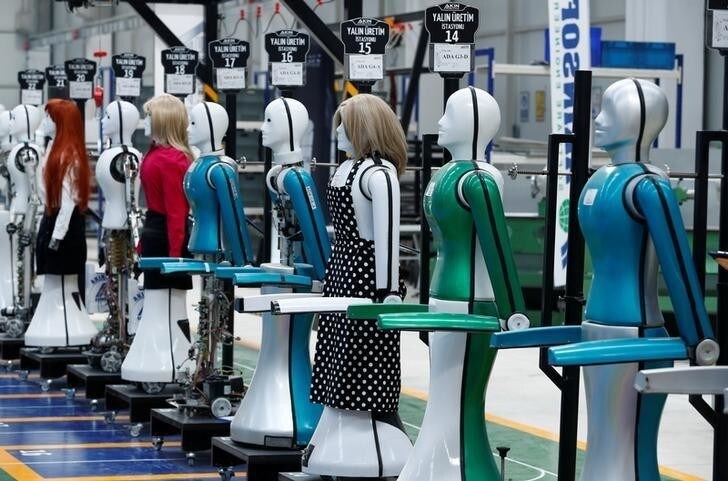 Humanoid robots are pictured at Akinrobotics, the country's first-ever factory to mass produce humanoid robots, in Konya, Turkey, December 8, 2017. Picture taken December 8, 2017. REUTERS/Murad Sezer