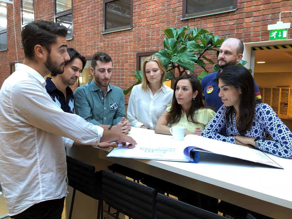 To maximize the benefits refugees can bring to their communities, professional development programmes need to recognize and foster refugee talent, harness skills and account for the lived realities of refugee communities.