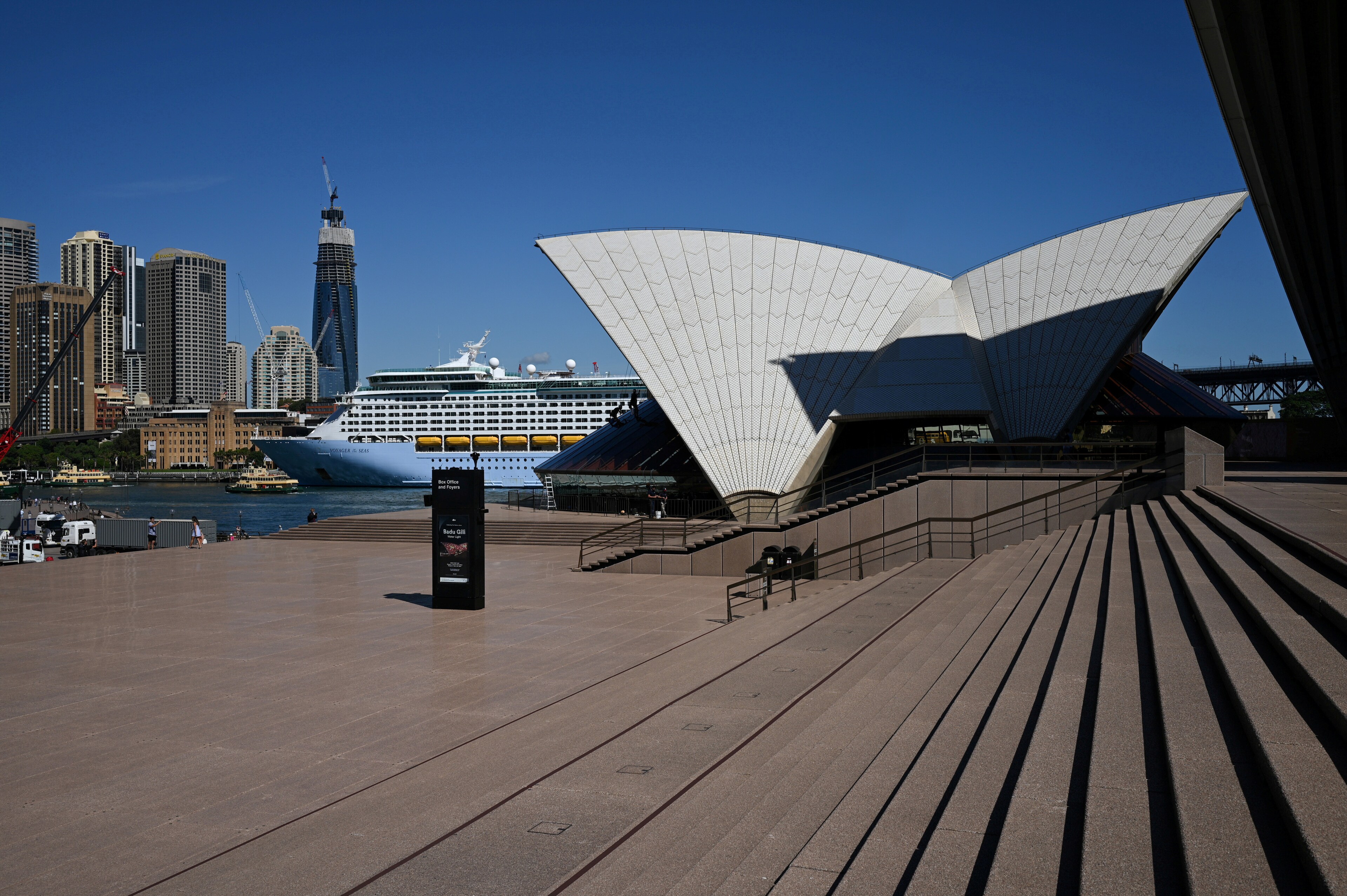 Les marches vides de l'Opéra de Sydney.