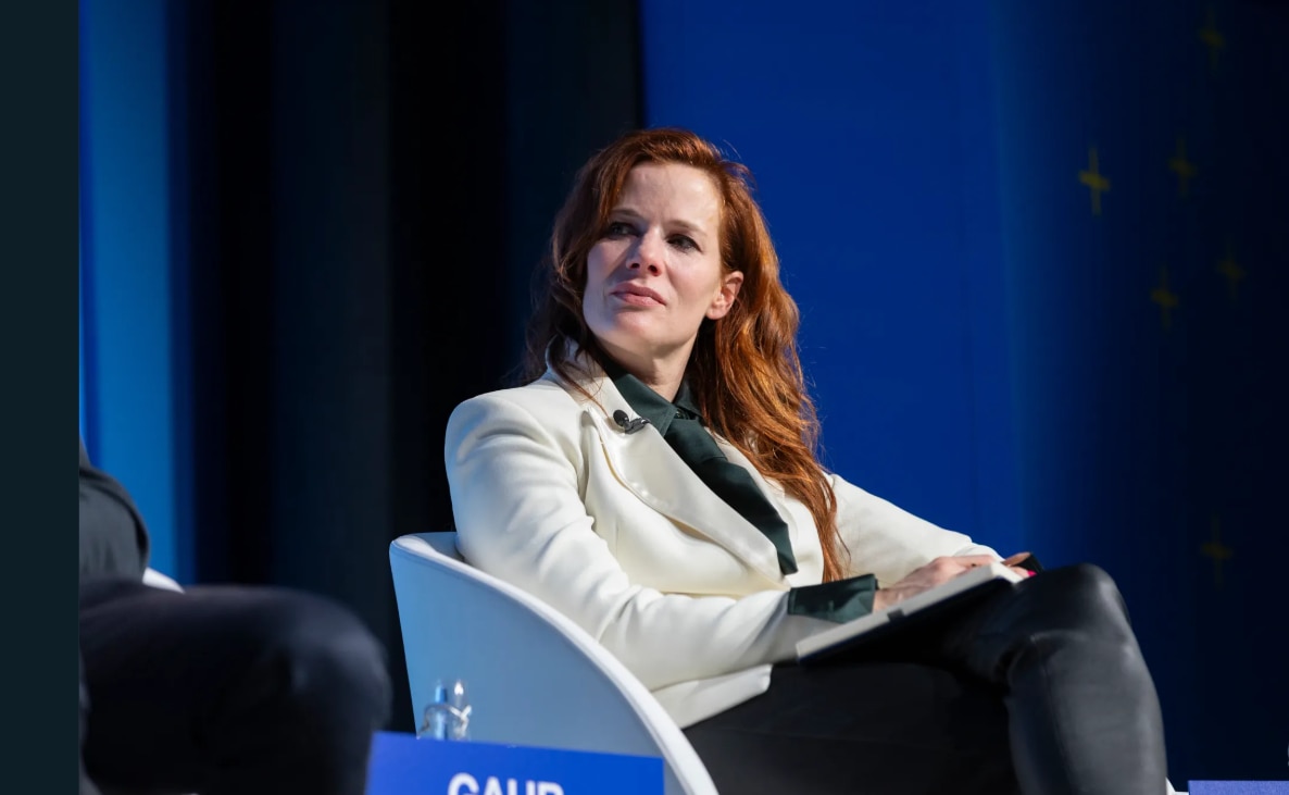 Open Forum: Staying Grounded in an Age of Uncertainty session with Florence Gaub; Mina Al-Oraibi, Editor-in-Chief, The National, United Arab Emirates; Oana-Silvia Toiu, Minister of Foreign Affairs of Romania; Oksana Havryliv, Global Shaper, Lviv Hub, Ukraine; Philippe Bolopion, Executive Director, Human Rights Watch, USA; Stefan Schaible, Global Managing Partner, Roland Berger, Germany; at the World Economic Forum Annual Meeting 2026 in Davos-Klosters, Switzerland, on 20/1/2026 from 12:30 to 13:45 in the Open Forum - Swiss Alpine High School – Auditorium, Open Forum. (open forum26/ risks). ©2026 World Economic Forum/Chris Heeney