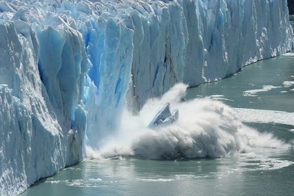 L’impact des décharges d’icebergs sur la dynamique de la calotte est l’un des aspects étudiés.
