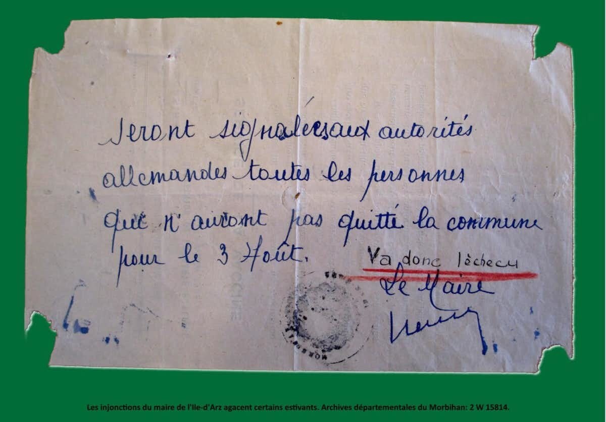 Avertissement (tagué) de l’interdiction de l’accès au rivage bretons pendant la Seconde Guerre mondiale.