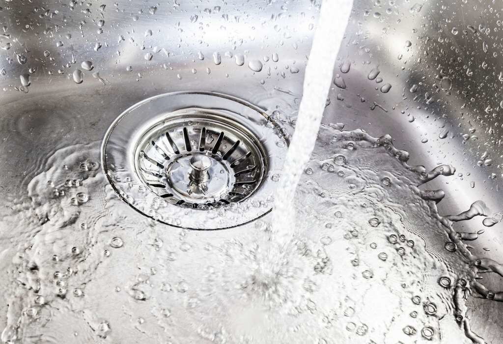 Un robinet qui coule pendant une minute fait perdre 12 litres d’eau !
