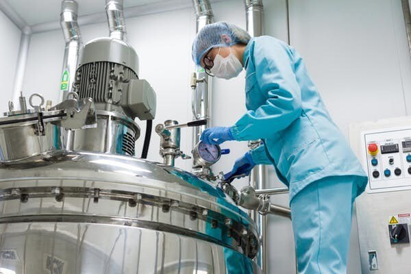 La consommation d'énergie, y compris le chauffage, la ventilation et la climatisation, dans les installations de production des sociétés pharmaceutiques produit de grandes quantités de gaz à effet de serre.