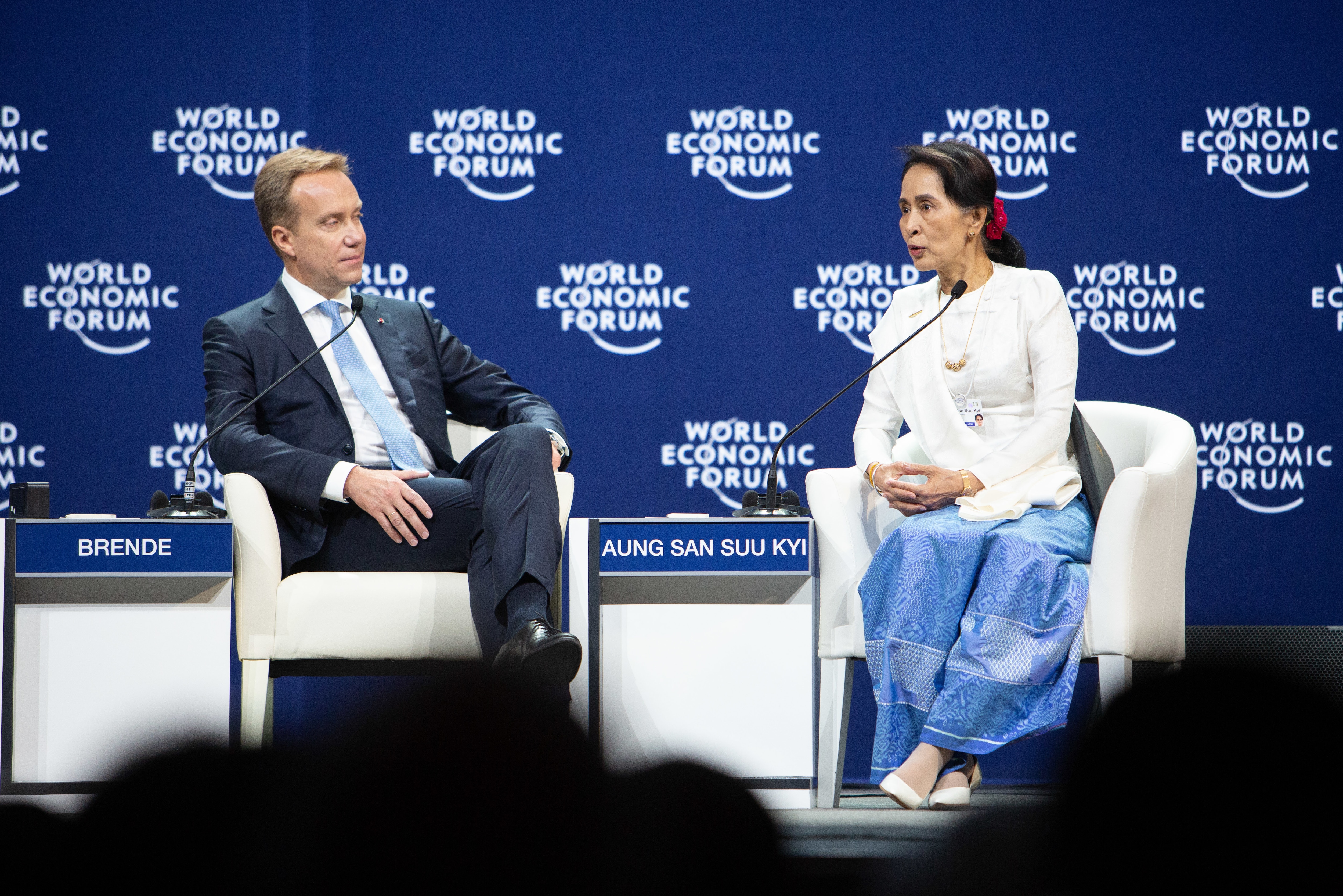 BÃ¸rge Brende, President; Member of the Managing Board, World Economic Forum and Daw Aung San Suu Kyi, State Counsellor of Myanmar capture during the session: A Conversation with Daw Aung San Suu Kyi, State Counsellor of Myanmar at the World Economic Forum on ASEAN 2018 in Ha Noi, Viet Nam, September 13, 2018.Copyright by World Economic Forum / Sikarin Thanachaiary   