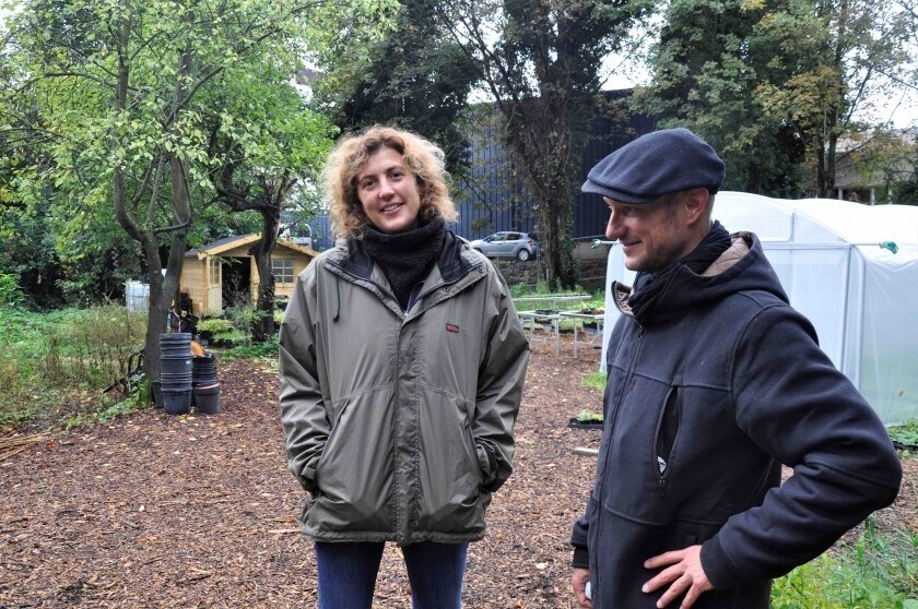 Judith Charlier, coordinatrice du Végétalab, et Cyril Benoit-Gonin, médiateur végétal