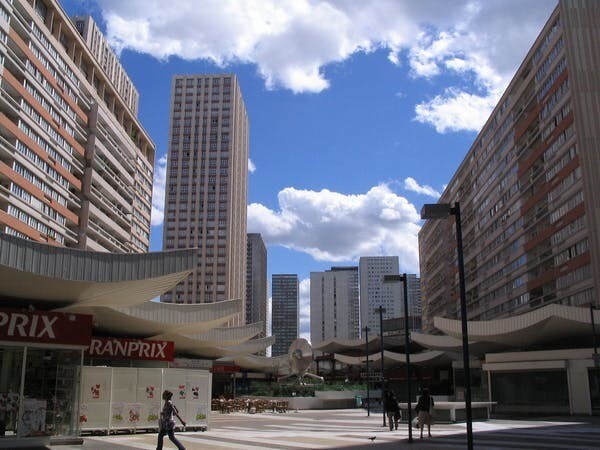 Dans le quartier des Olympiades, à Paris. L’emplacement et la forme des immeubles influencent l’îlot de chaleur urbain.