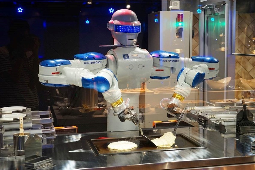 This robot chef wants to know how you like your pancakes World