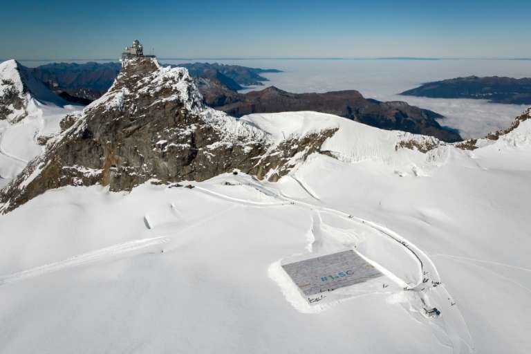 Vue aérienne du glacier d'Aletsch le 16 novembre 2018.