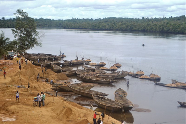 Exploitation de sable en bordure de rivière.