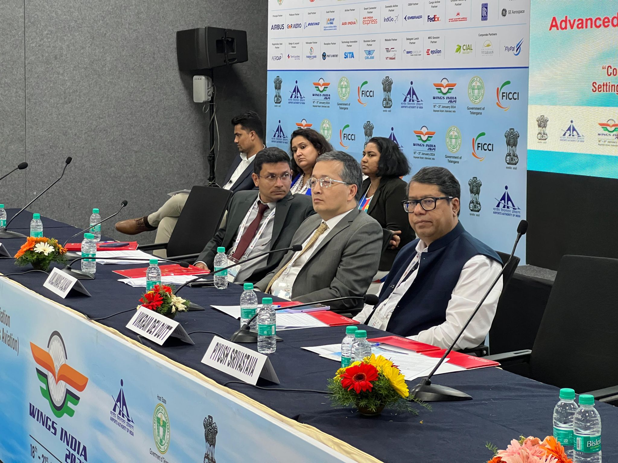 FEATURES AT THE FORUM AND AVIATE visual data 6