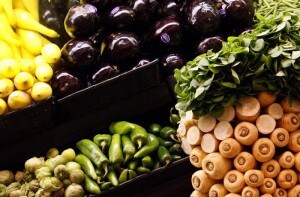 サンタモニカのスーパーマーケットに並ぶ野菜