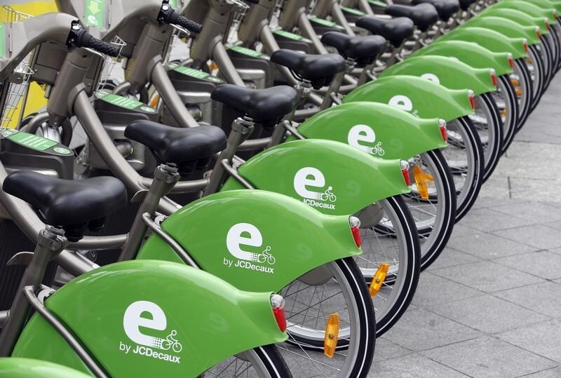 Prototype electric bicycles are presented as part of the exhibition "Paris de L'Avenir", a showcase for tangible climate solutions in the context of the COP21 World Climate Summit, in front of Paris city hall, France, November 30, 2015, as the World Climate Change Conference 2015 (COP21) started today in Le Bourget.  REUTERS/Eric Gaillard - RTX1WJ8M