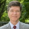 哥伦比亚大学经济学教授兼地球研究所所长。他还担任联合国秘书长千年发展目标特别顾问